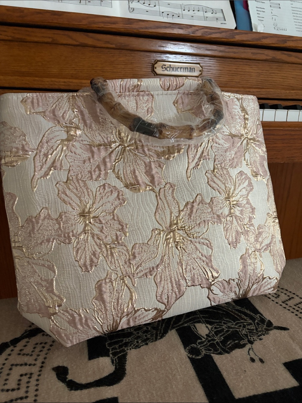 Elegant Floral Jacquard Handbag in Blush and Gold